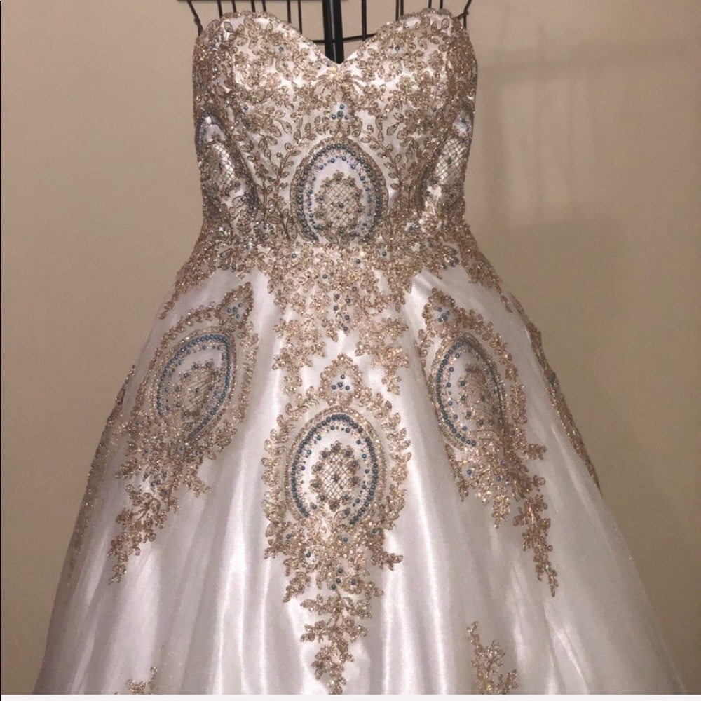 Brand NEW gown